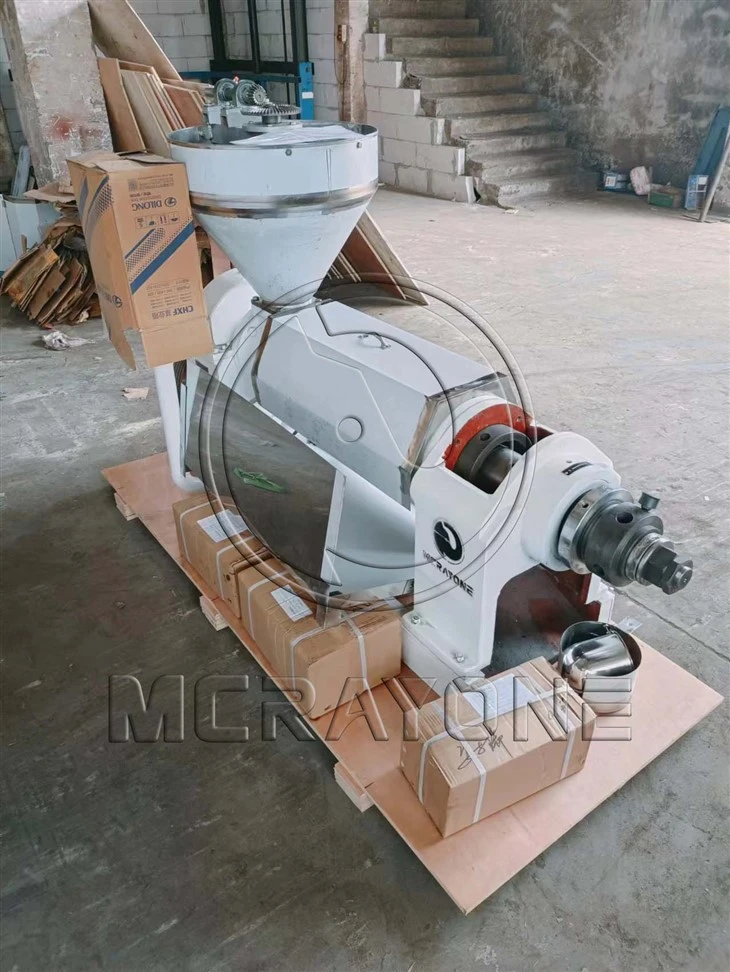 Peanut simple temperature control oil press